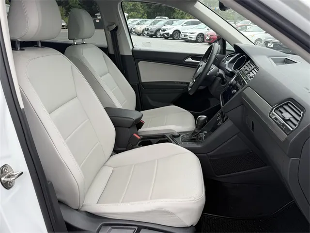 2021 Volkswagen Tiguan SE photo 20