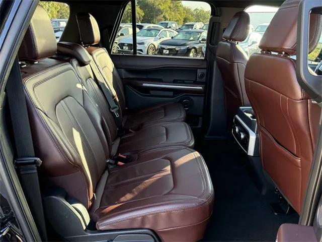 2024 Ford Expedition MAX Limited photo 3