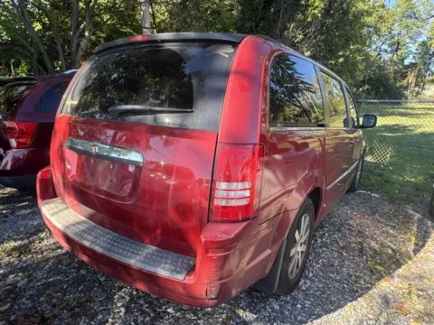 More photos of 2009 Chrysler Town & Country Touring at Hi Lo Auto Sales - Frederick - 355, MD
