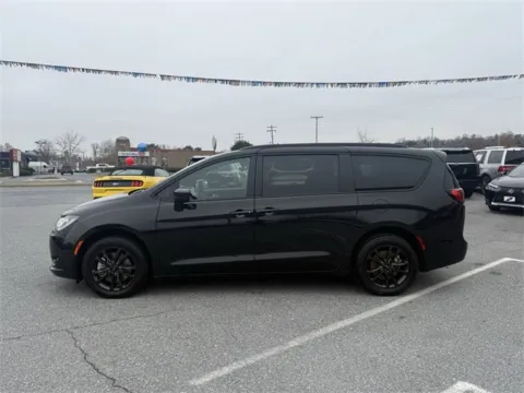Photos of 2020 Chrysler Pacifica Launch Edition for sale in Frederick, MD at Hi Lo Auto Sales - Frederick - 355