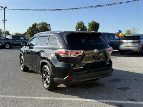 Another view of 2016 Toyota Highlander XLE V6 for sale in Frederick, MD at Hi Lo Auto Sales - Frederick - 355