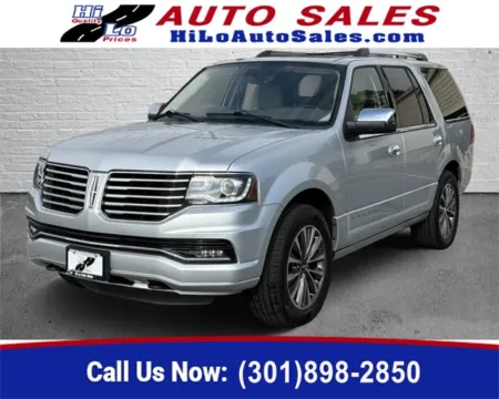 Silver 2017 Lincoln Navigator Select for sale in Frederick, MD