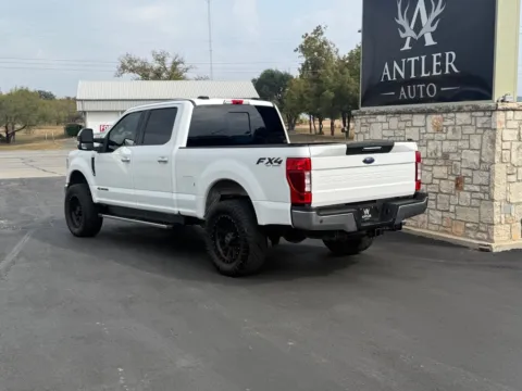 Another view of 2020 FORD F-250 SUPER DUT LARIAT for sale in Kerrville, TX at Antler Auto
