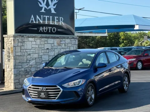 Blue 2018 HYUNDAI ELANTRA SEL for sale in Kerrville, TX