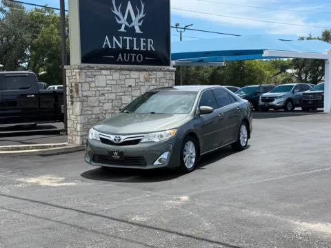 Green 2013 TOYOTA CAMRY XLE V6 for sale in Kerrville, TX