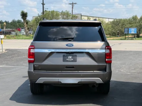 More photos of 2018 FORD EXPEDITION XLT at Antler Auto, TX