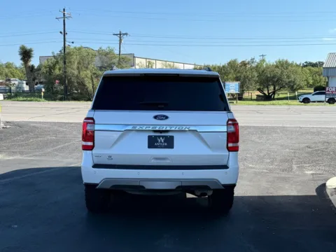 More photos of 2019 FORD EXPEDITION XLT at Antler Auto, TX