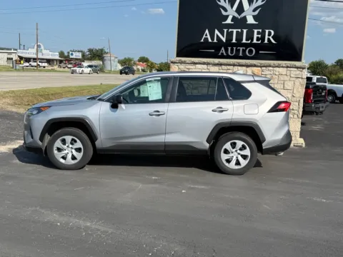 Photos of 2022 TOYOTA RAV4 LE for sale in Kerrville, TX at Antler Auto