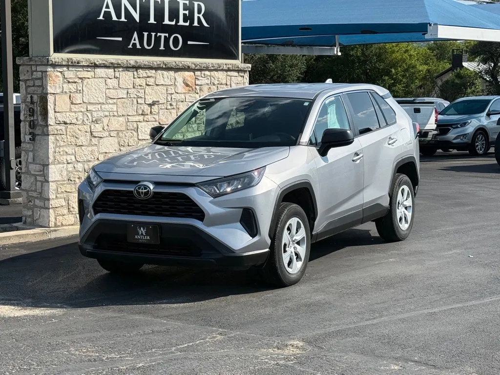 Silver 2022 TOYOTA RAV4 LE for sale in Kerrville, TX
