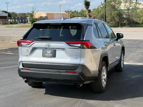 More photos of 2022 TOYOTA RAV4 LE at Antler Auto, TX