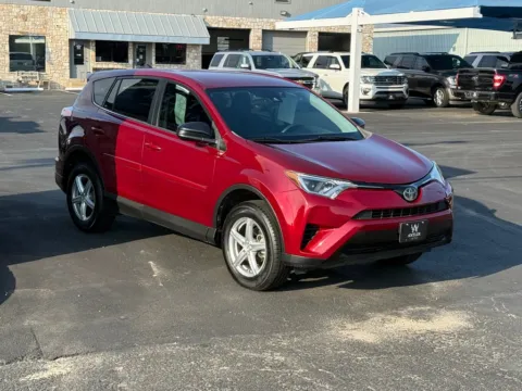 More photos of 2018 TOYOTA RAV4 LE at Antler Auto, TX