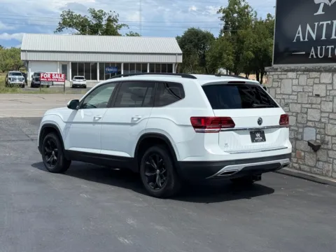 Another view of 2020 VOLKSWAGEN ATLAS for sale in Kerrville, TX at Antler Auto
