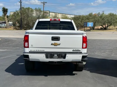 More photos of 2017 CHEVROLET SILVERADO 1500 HIGH COUNTRY at Antler Auto, TX