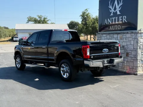 Another view of 2019 FORD F-250 SUPER DUT LARIAT for sale in Kerrville, TX at Antler Auto