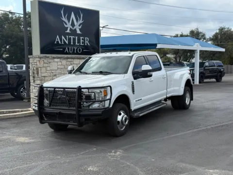 White 2022 FORD F-350 SUPER DUT LARIAT for sale in Kerrville, TX