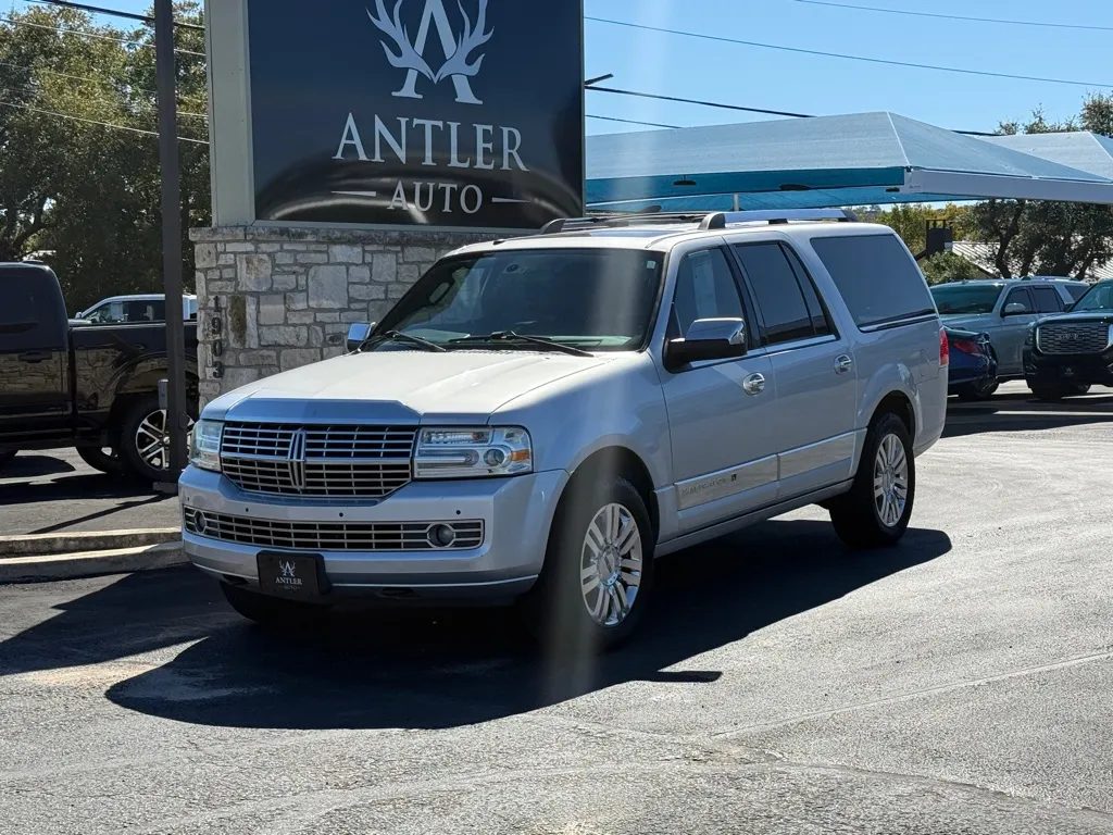 2011 LINCOLN NAVIGATOR L for sale in Kerrville, TX