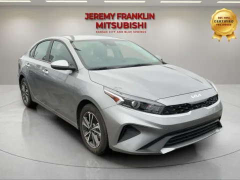 Gray 2024 Kia Forte LXS for sale in Kansas City, MO