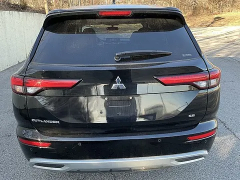 More photos of 2024 Mitsubishi Outlander SE at Jeremy Franklin Mitsubishi, MO