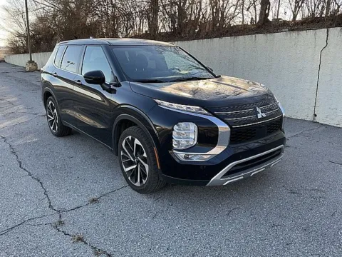 Black 2024 Mitsubishi Outlander SE for sale in Kansas City, MO