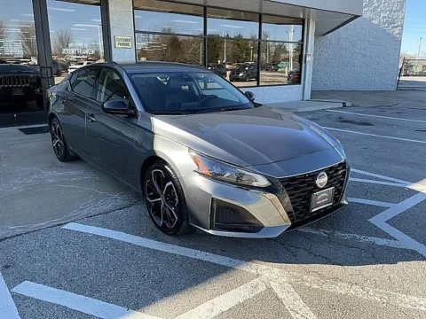 Gray 2024 Nissan Altima 2.5 SR for sale in Kansas City, MO