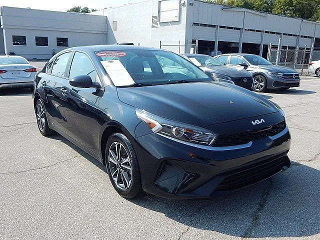 Black 2024 Kia Forte LXS for sale in Kansas City, MO
