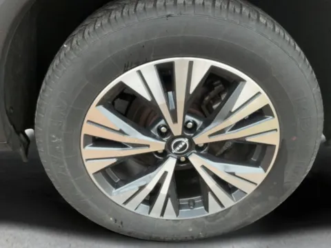 More photos of 2023 Nissan Rogue SV at Jeremy Franklin Mitsubishi, MO