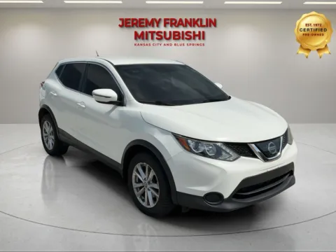 White 2019 Nissan Rogue Sport S for sale in Kansas City, MO