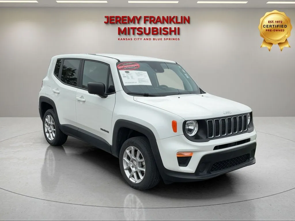 White 2023 Jeep Renegade Latitude for sale in Kansas City, MO