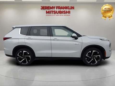 Photos of 2025 Mitsubishi Outlander PHEV SE for sale in Kansas City, MO at Jeremy Franklin Mitsubishi