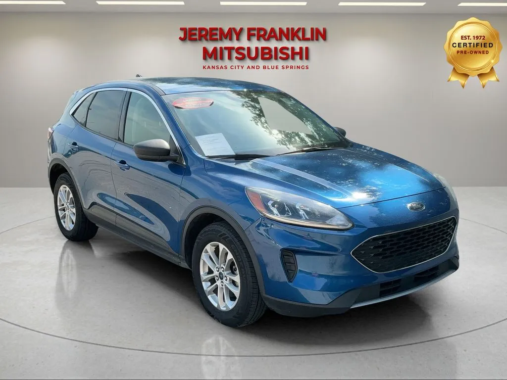 Blue 2022 Ford Escape Hybrid SE for sale in Kansas City, MO
