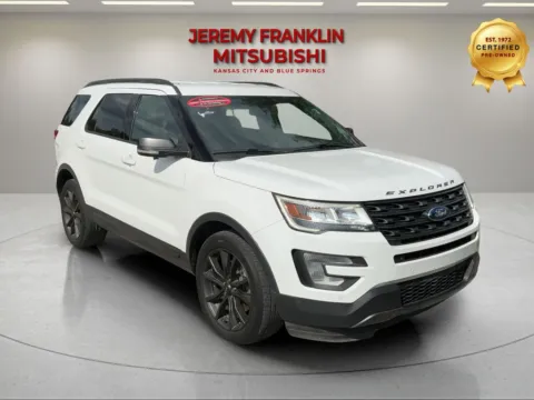 White 2017 Ford Explorer XLT for sale in Kansas City, MO