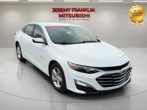 White 2023 Chevrolet Malibu LT for sale in Kansas City, MO