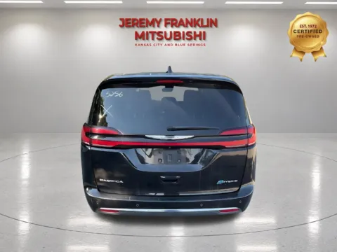 More photos of 2024 Chrysler Pacifica Hybrid Select at Jeremy Franklin Mitsubishi, MO