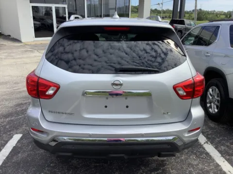 More photos of 2019 Nissan Pathfinder SL at Jeremy Franklin Mitsubishi, MO