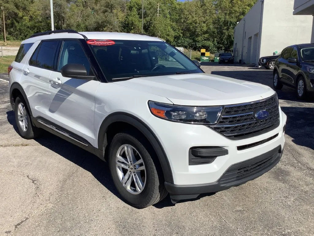 White 2022 Ford Explorer XLT for sale in Kansas City, MO