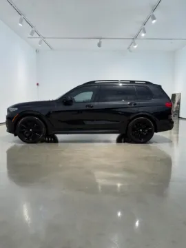 More photos of 2022 BMW X7 M50i at Jeremy Franklin Mitsubishi, MO