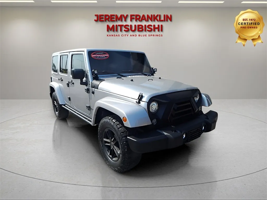 Silver 2017 Jeep Wrangler Unlimited Sahara for sale in Kansas City, MO