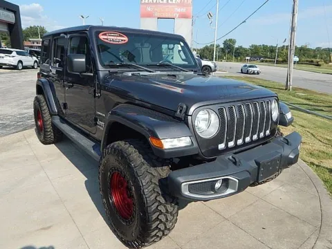 Gray 2018 Jeep Wrangler Unlimited Sahara for sale in Kansas City, MO