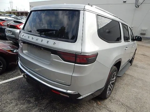 More photos of 2023 Jeep Wagoneer L Series II at Jeremy Franklin Mitsubishi, MO
