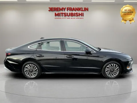 Photos of 2024 Hyundai Sonata Hybrid SEL for sale in Kansas City, MO at Jeremy Franklin Mitsubishi