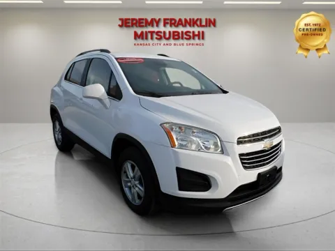 White 2016 Chevrolet Trax LT for sale in Kansas City, MO