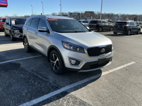 Silver 2018 Kia Sorento EX for sale in Blue Springs, MO