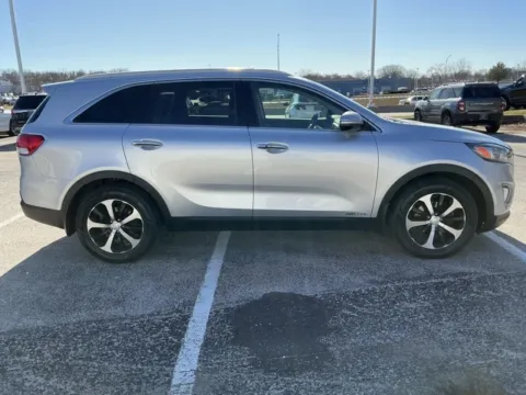 Photos of 2018 Kia Sorento EX for sale in Blue Springs, MO at Jeremy Franklin Automotive of Blue Springs