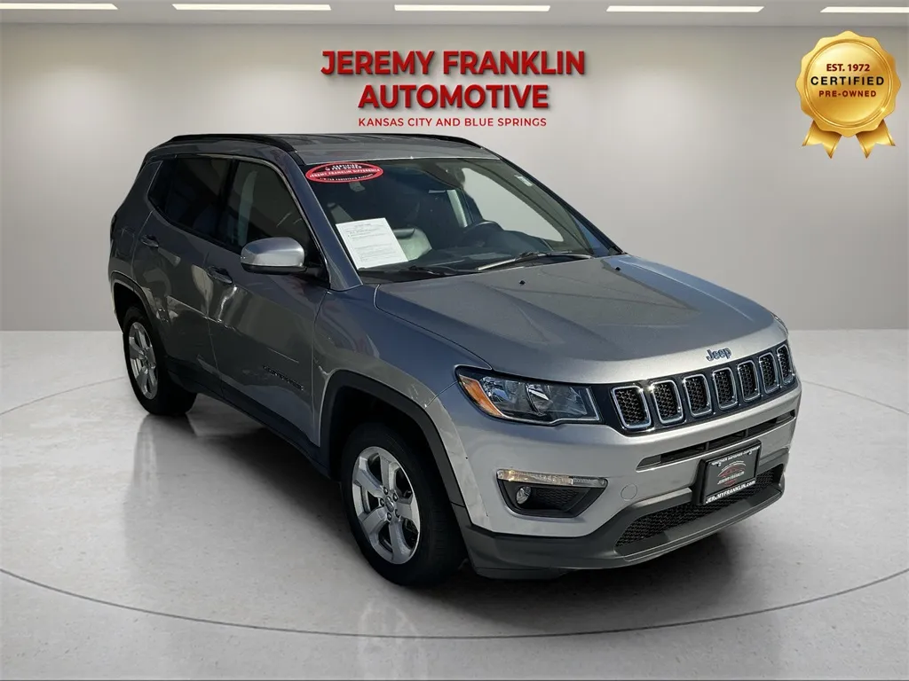 Silver 2020 Jeep Compass Latitude for sale in Blue Springs, MO