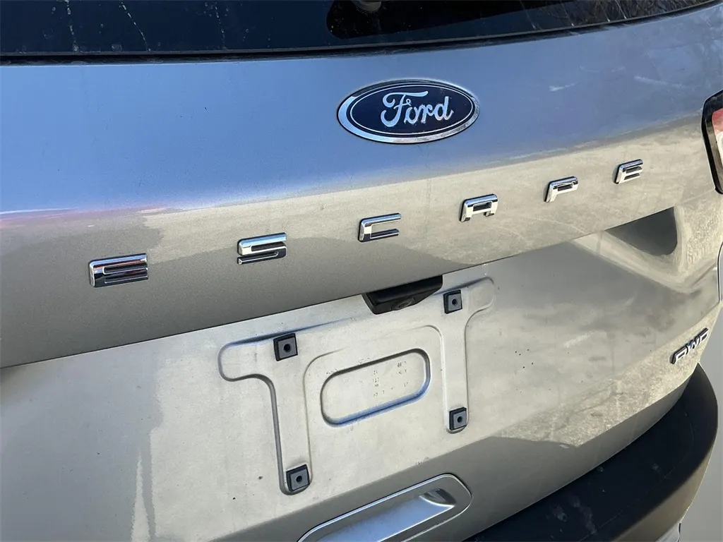 Silver 2021 Ford Escape SE for sale in Blue Springs, MO
