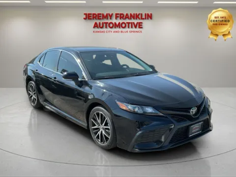 Black 2023 Toyota Camry SE for sale in Blue Springs, MO