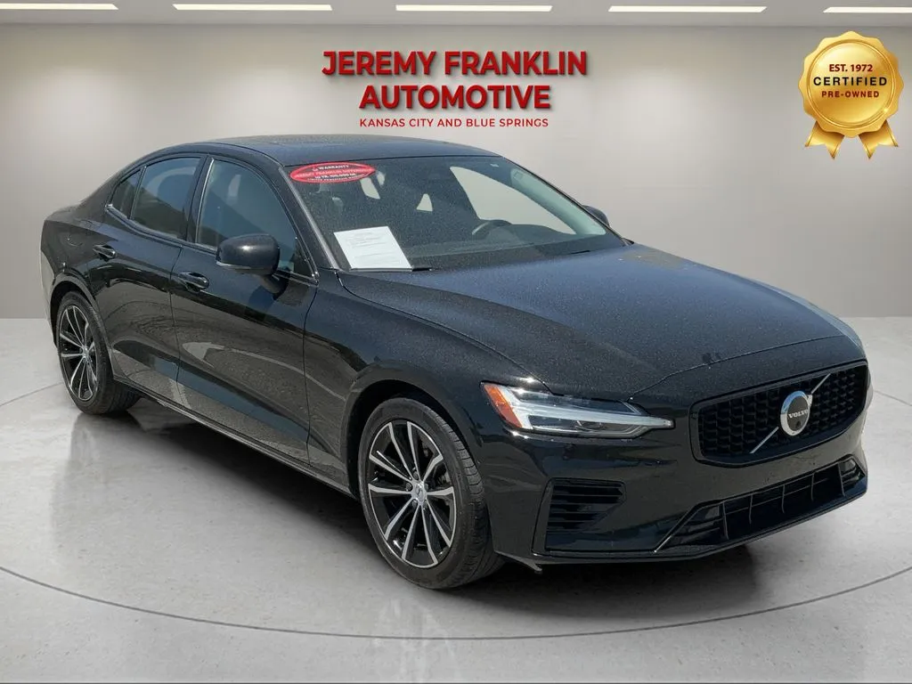 2023 Volvo S60 T8 Recharge Plus Dark Theme AWD's photo