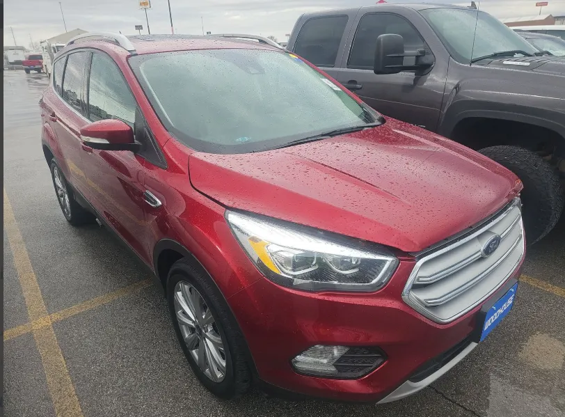 Red 2018 Ford Escape Titanium for sale in Blue Springs, MO