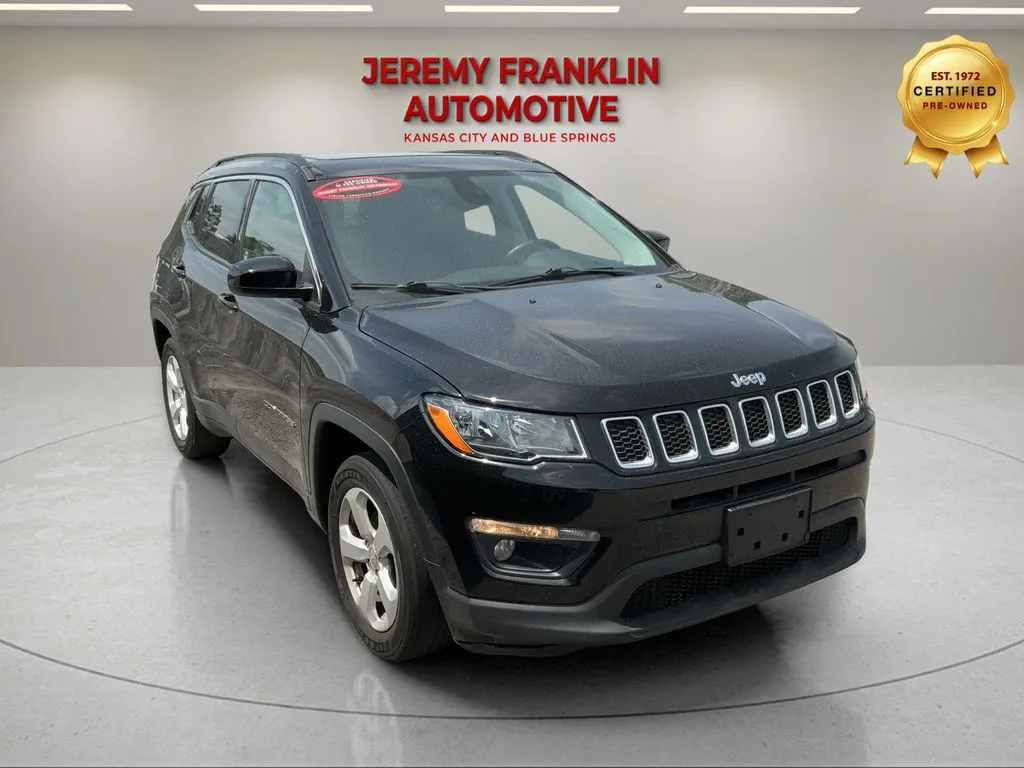 Black 2018 Jeep Compass Latitude for sale in Blue Springs, MO