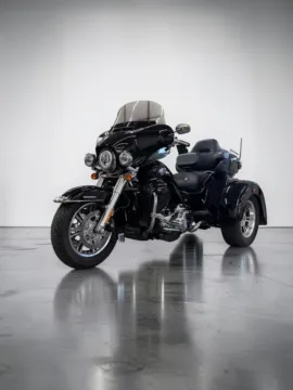 Photos of 2023 Harley-Davidson Tri-Glide Ultra Classic FLHTCUTG for sale in Blue Springs, MO at Jeremy Franklin Automotive of Blue Springs